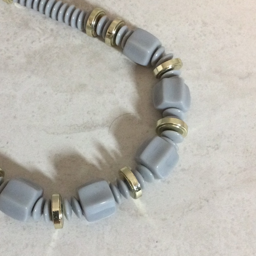 14.5” gray with gold bead retro necklace - Picture 5 of 6